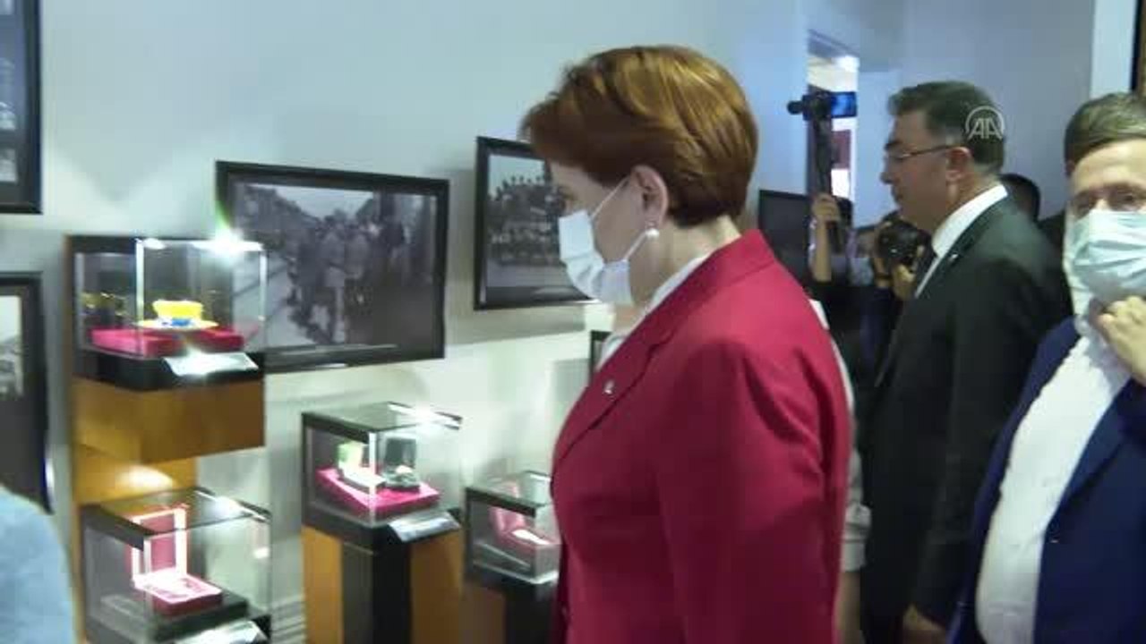 Akşener, İzmit Belediyesi Kadın Girişimciler Merkezi'nin açılışına katıldı