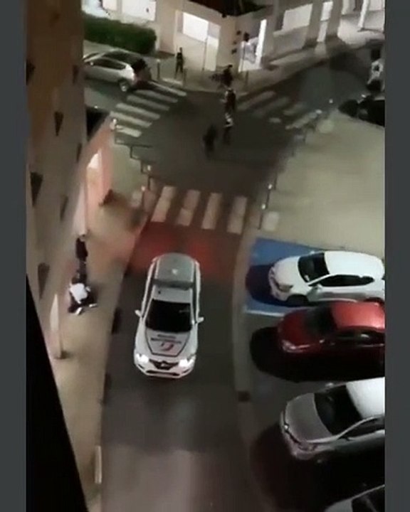 Seine-Saint-Denis : Une enquête administrative a été ouverte après la diffusion sur les réseaux sociaux d’une vidéo montrant un policier qui frappe un homme au sol