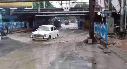 নিম্নচাপের ফলে জলমগ্ন কলকাতার পাতিপুকুর আন্ডারপাস | Oneindia Bengali