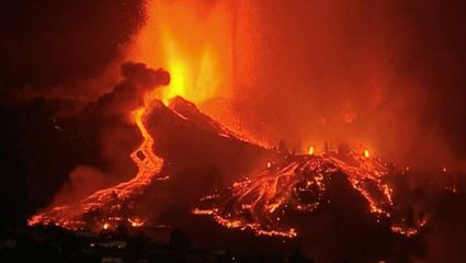 Kanarya Adaları'ndaki yanardağ patlamasında lavlar evlere ulaştı! 5 bin kişi bölgeden tahliye ediliyor
