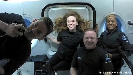 Tourists splash down safely after 3 days in space