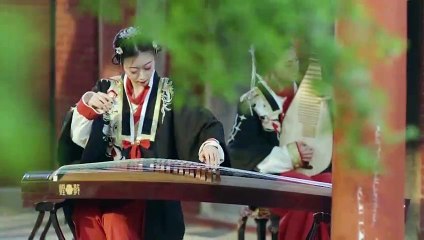 This is a perfect match of traditional musical instruments and electronic music.