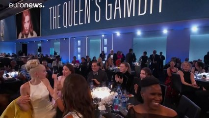 "نتفليكس" تهيمن على الدورة الثالثة والسبعين من جوائز "إيمي"