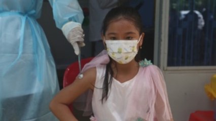 Camboya vacuna a niños a partir de los seis años de edad