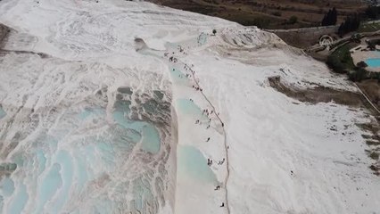 Pamukkale'de ziyaretçi sayısının artması turizmciyi umutlandırdı