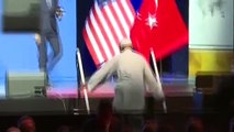 Erdoğan'dan önce kürsüye çıktı! Hemen indi... Sözleri sonrası salon ayağa kalktı
