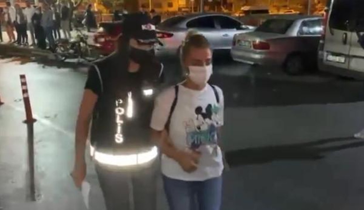 FETÖ FİRARİSİ ESKİ HEMŞİRE KAYIT DIŞI KORONAVİRÜS AŞISI YAPTIRMAK İSTERKEN YAKALANDI