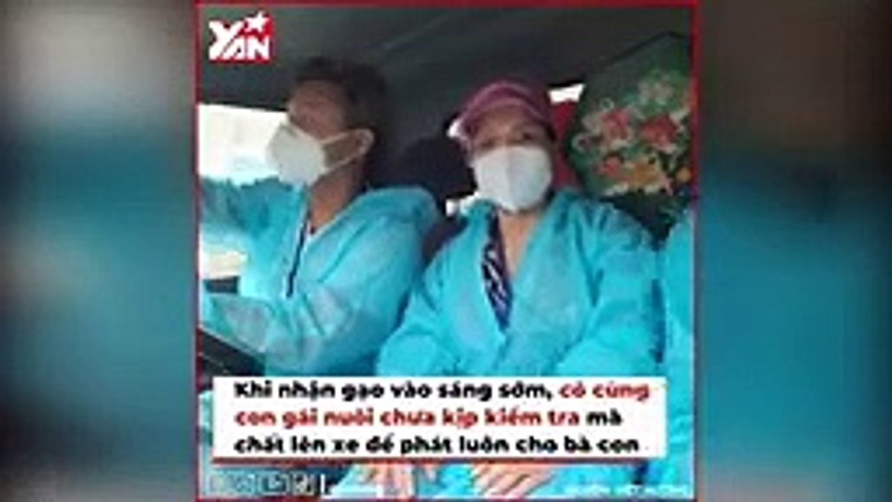 Việt Hương liên tục xin lỗi khi lỡ phát gạo mốc cho bà con, CĐM: “Đến xin lỗi cô cũng dễ thương nữa”