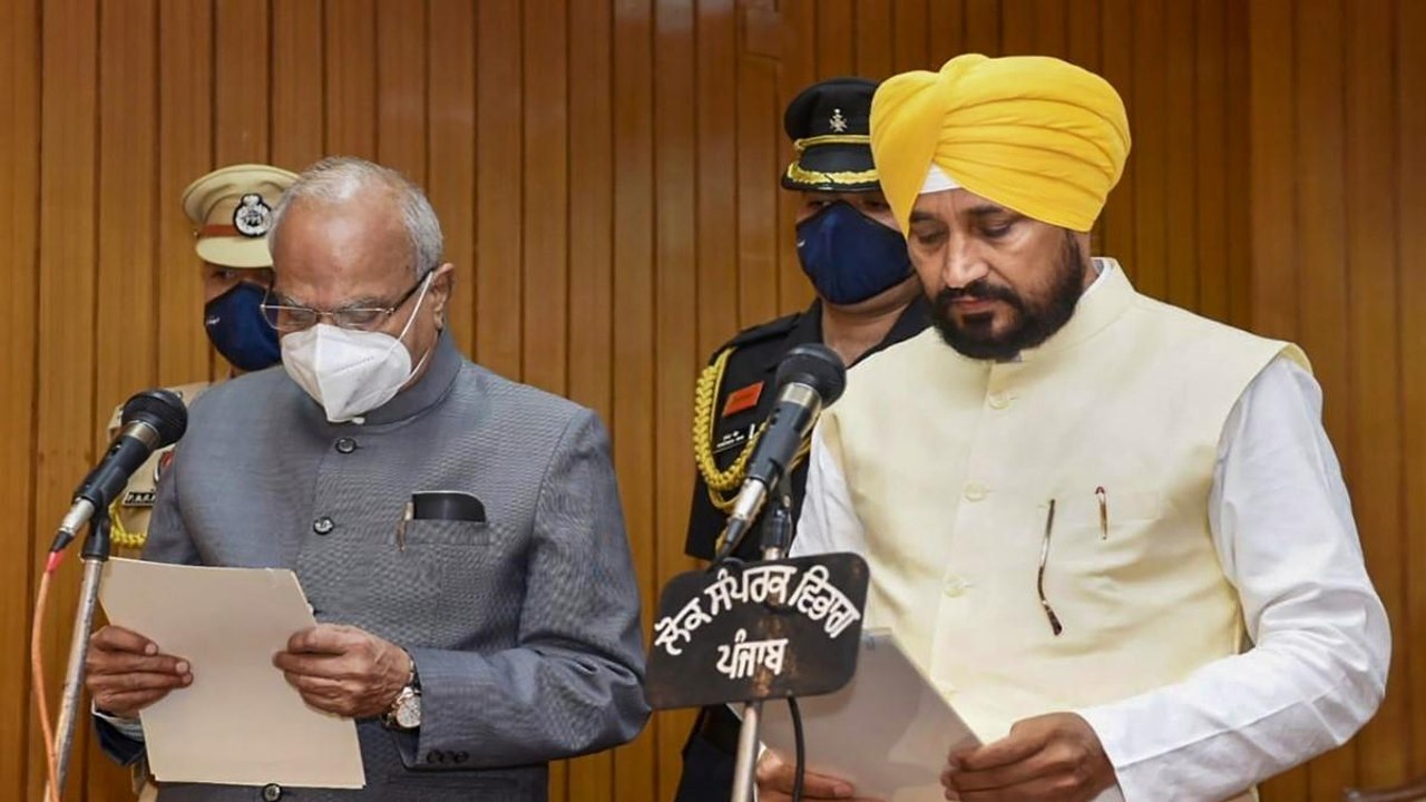 Punjab Governor administered oath to CM Charanjit Singh