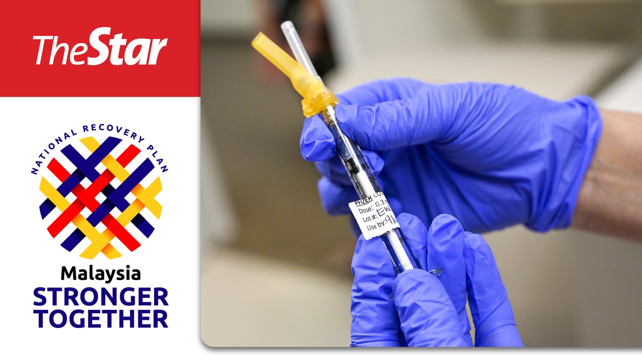 Khairy: Covid-19 vaccine booster shots for high-risk group and elderly, not healthy people