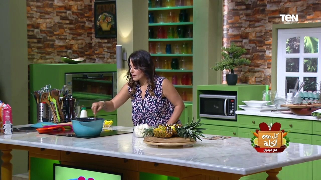 كل يوم أكلة | طريقة عمل شوربة الدجاج بالخضار مع الشيف فيفيان فريد