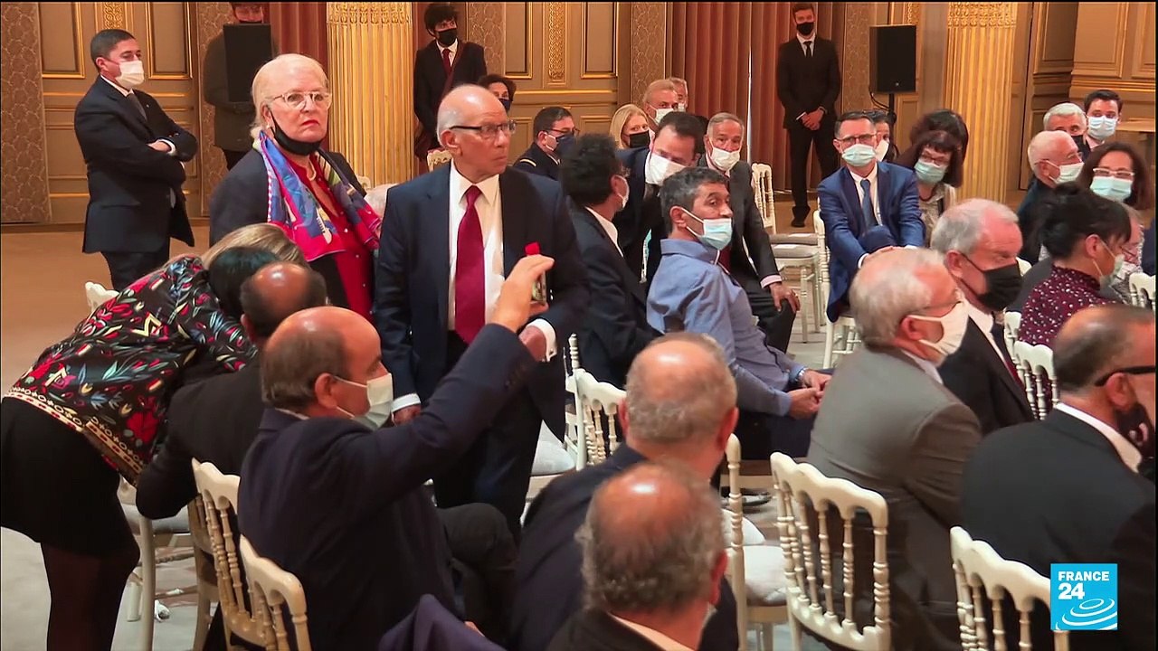 Harkis de la guerre d'Algérie: Macron annonce une loi de réparation