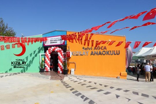 AK Parti Genel Başkanvekili Binali Yıldırım'ın eşi Semiha Yıldırım anaokulu açılışı yaptı