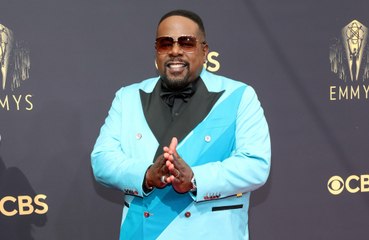 Cedric the Entertainer mocks royals at Emmy Awards