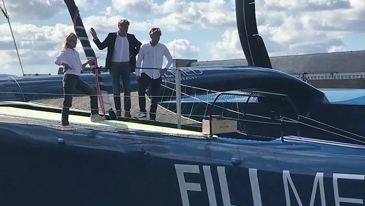 Le baptême de l'Ultim SVR-Lazartigue à Concarneau avec sa marraine, Melanie Laurent