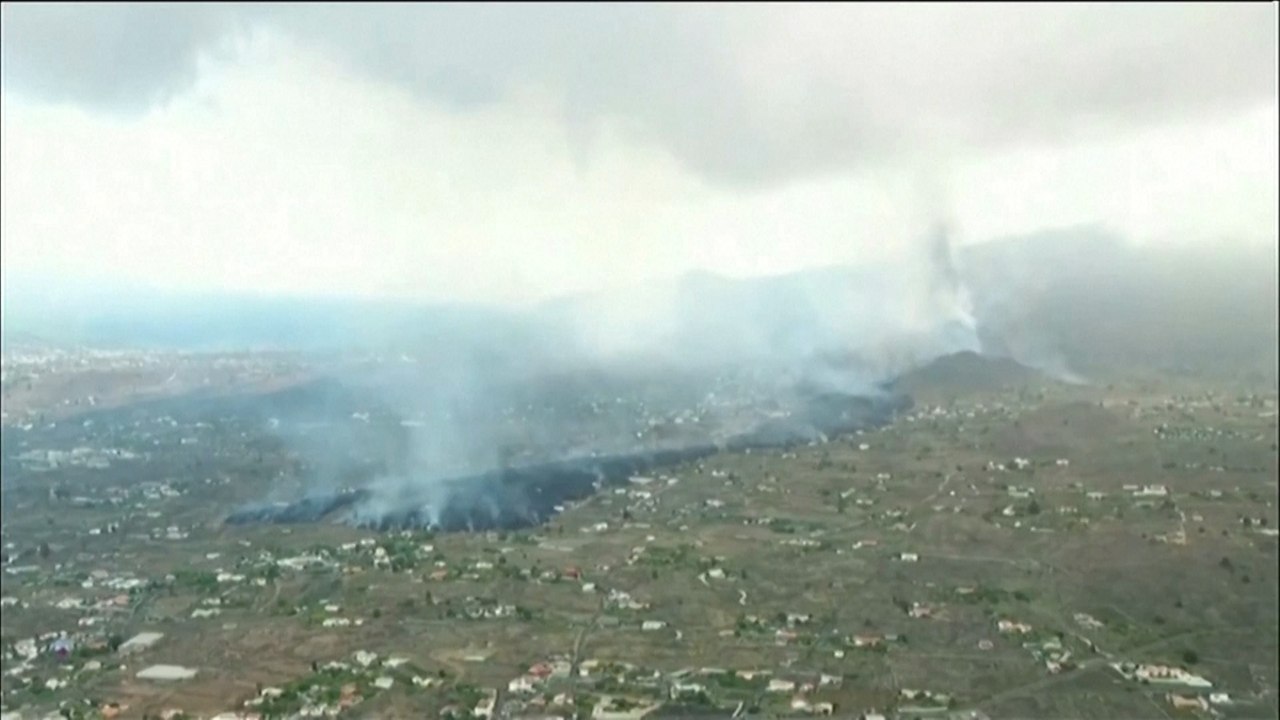 Espagne : la coulée de lave du volcan Cumbre Vieja vue du ciel