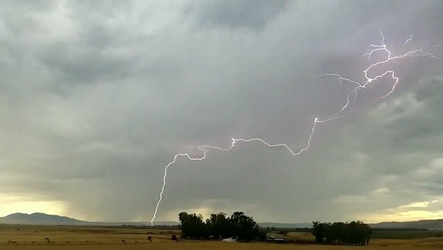 Thunderstorms roll through the Pacific Northwest