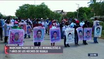Familiares de normalistas desaparecidos exigen justicia