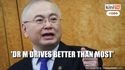 Télécharger la video: Wee: Dr Mahathir drives better than most. MOT won't discriminate against senior drivers