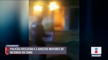 Policías rescatan a dos personas de la tercera edad de un incendio en CDMX | Noticias con Ciro Gómez Leyva