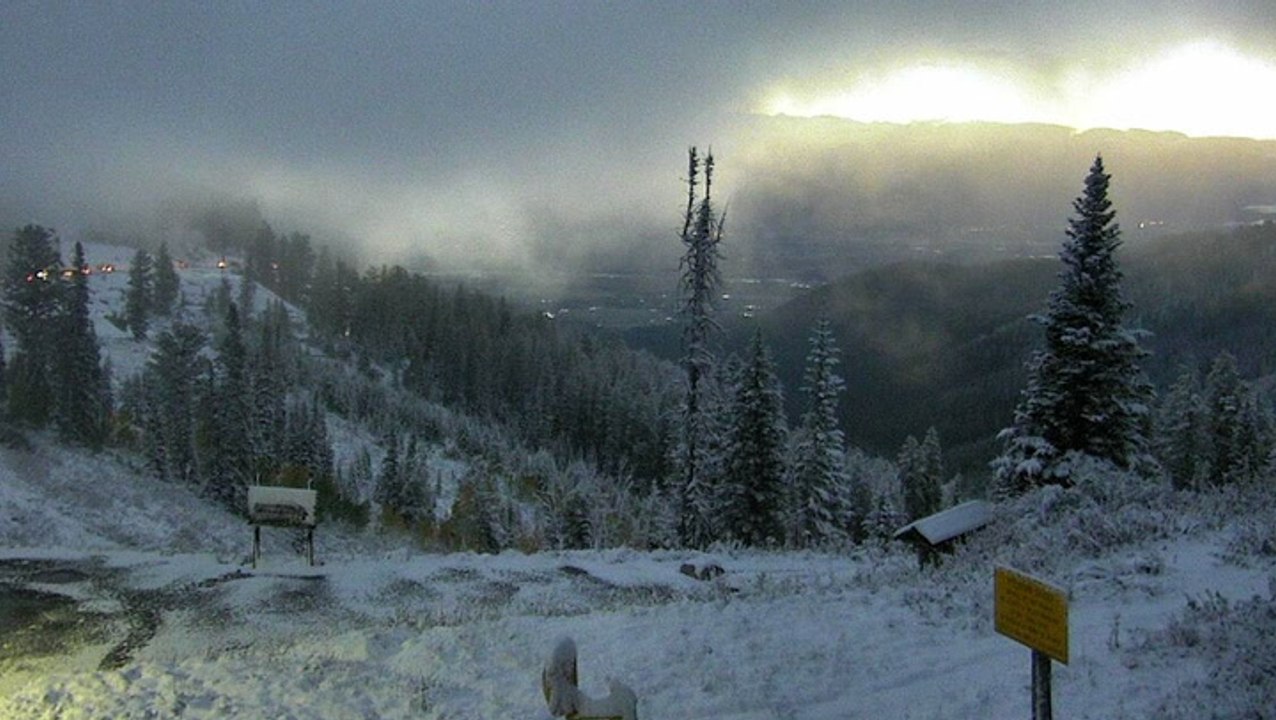 September snow falls in the Northwest