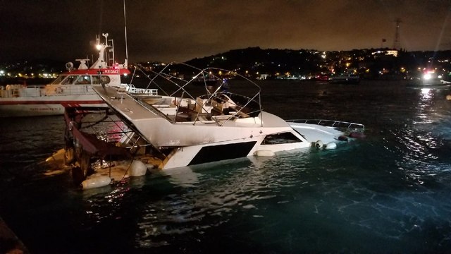 Bebek'te aynı teknede bir günde ikinci yangın: Küle dönen tekne battı