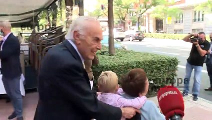 La infanta Margarita y Carlos Zurita salen del cumpleaños de su hija María