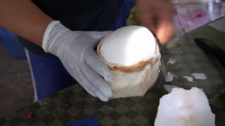 Thai Street Food Coconut Cutting Show