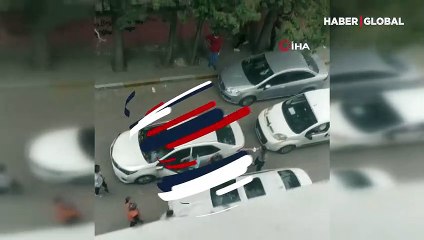 Yol verme kavgasında saldırganı kadınlar dövdü