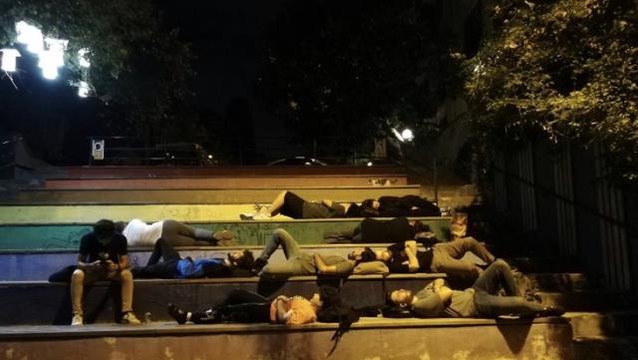 Kalacak yer bulamayan üniversite öğrencileri Barınamıyoruz Hareketi başlattı