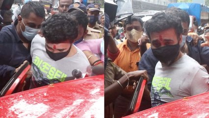 Shilpa Shetty के पति Raj Kundra Byculla Jail से निकलते वक्त हुए बेहद इमोशनल; Watch video | FilmiBeat