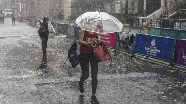İstanbul'a mont , Karadeniz'e sel uyarısı