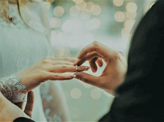 مهنة الخاطبة: انقرضت على أرض الواقع وظهرت على الإنترنت