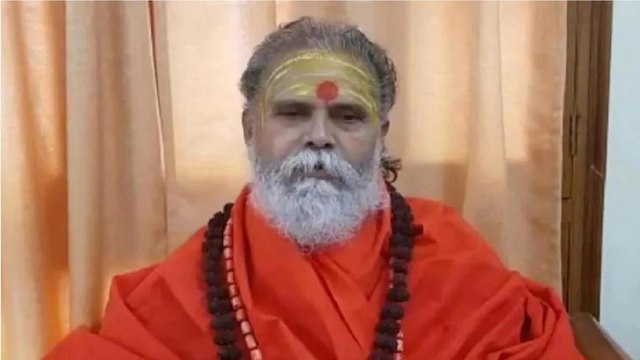 What happened before Mahant Giri's death?