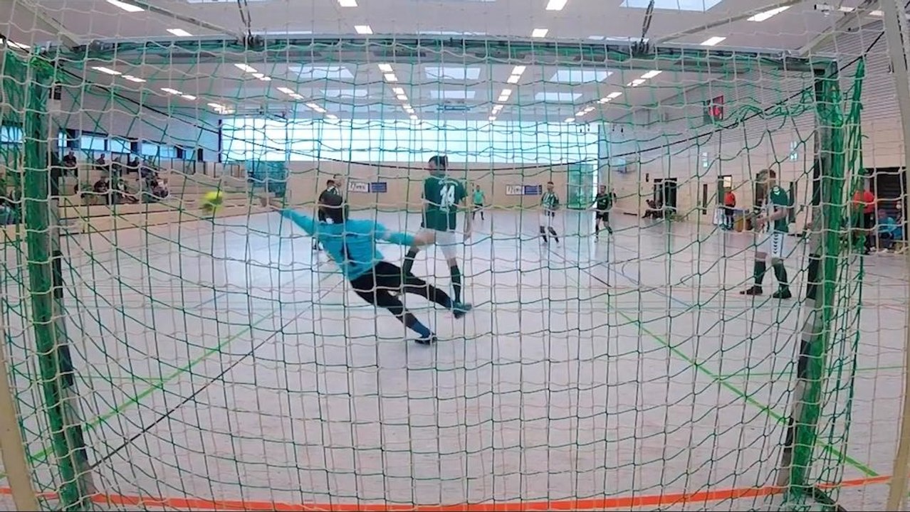 Abschiedsfeier mit Torfeuerwerk: Oldenburg besiegt Hannover 96