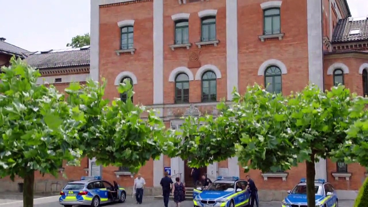 Die Rosenheim-Cops (404) Staffel 17 Folge 24 - Ausgeritten