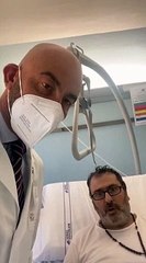Bassetti e l'appello del no vax pentito: "Vaccinatevi, non fate come me" - Video