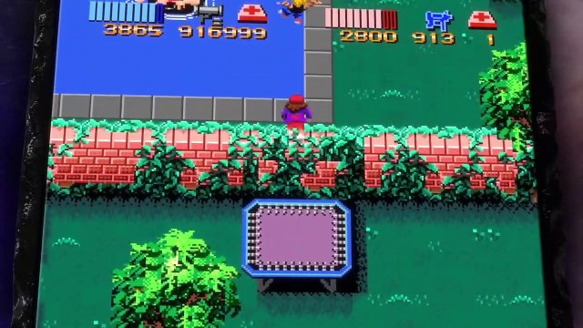 Tráiler de anuncio para PC y consolas Zombies Ate My Neighbors and Ghoul Patrol: dos clásicos de Lucas