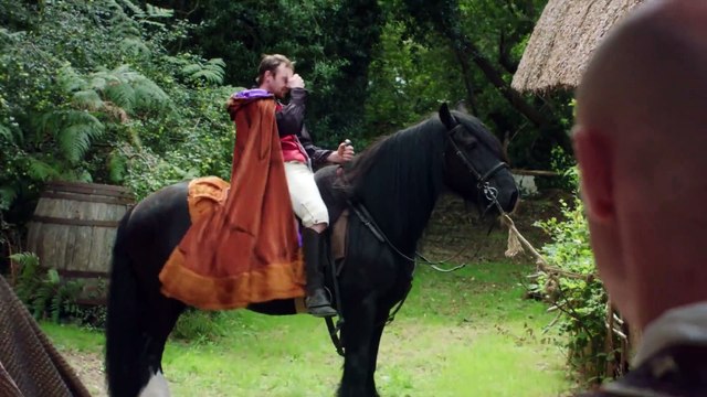 Pura diversión en el tráiler de acción real de Rustler: el GTA medieval fecha su lanzamiento