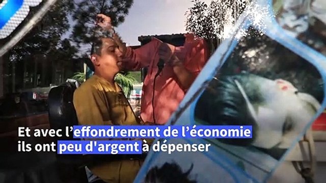Coiffeurs et barbiers, professions en péril sous les talibans