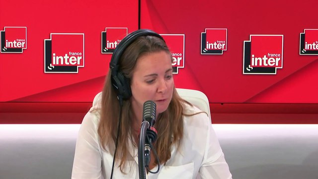 A la poursuite des sous-marins français - Le Sketch avec Marina Rollman