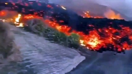 Cumbre Vieja yanardağından tüyler ürperten görüntüler