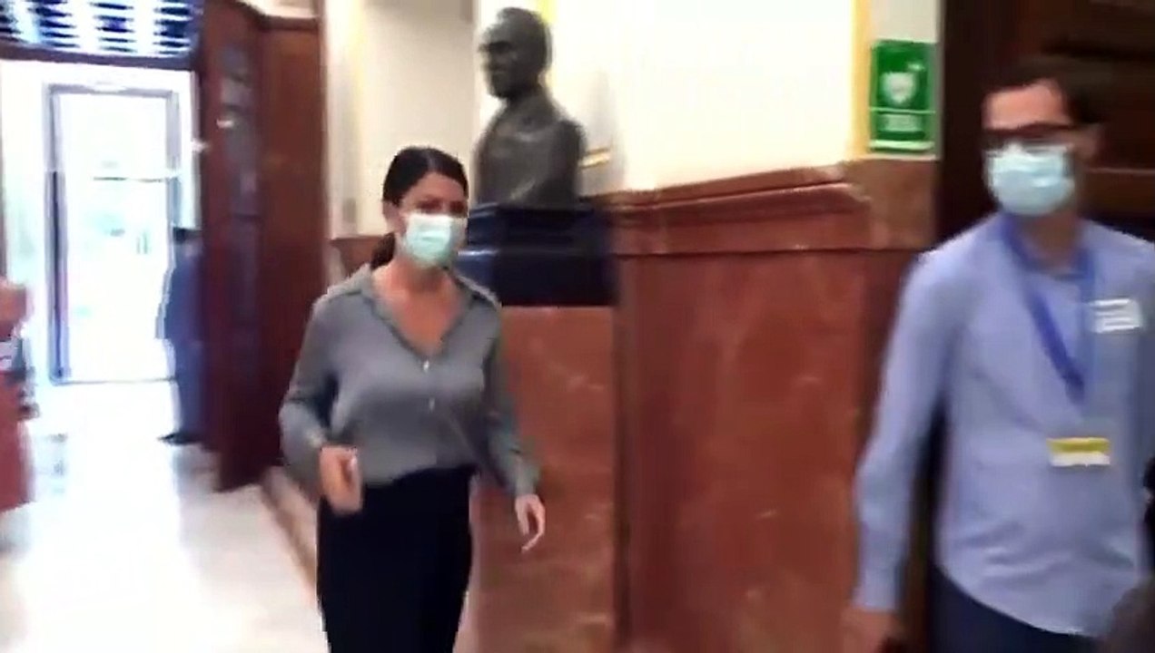 Lo nunca visto en el Congreso: Macarena Olona, fuera de si, se encara con una periodista