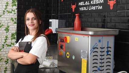 Poşet açarak işe başlayan genç kadın, şimdi kendi kasap dükkanının patronluğunu yapıyor
