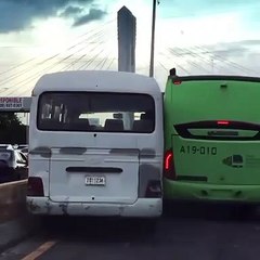Choque entre unidad de OMSA y autobús