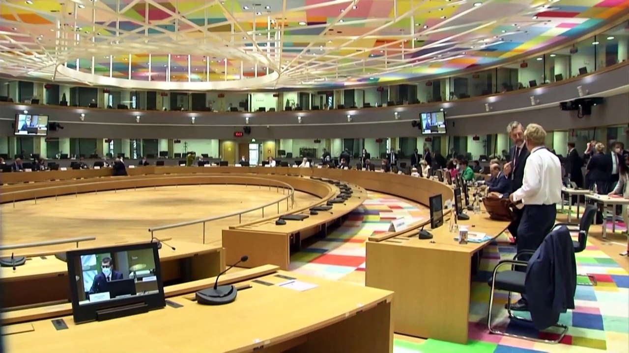 "Евросоюзу нужно больше думать о своих интересах"