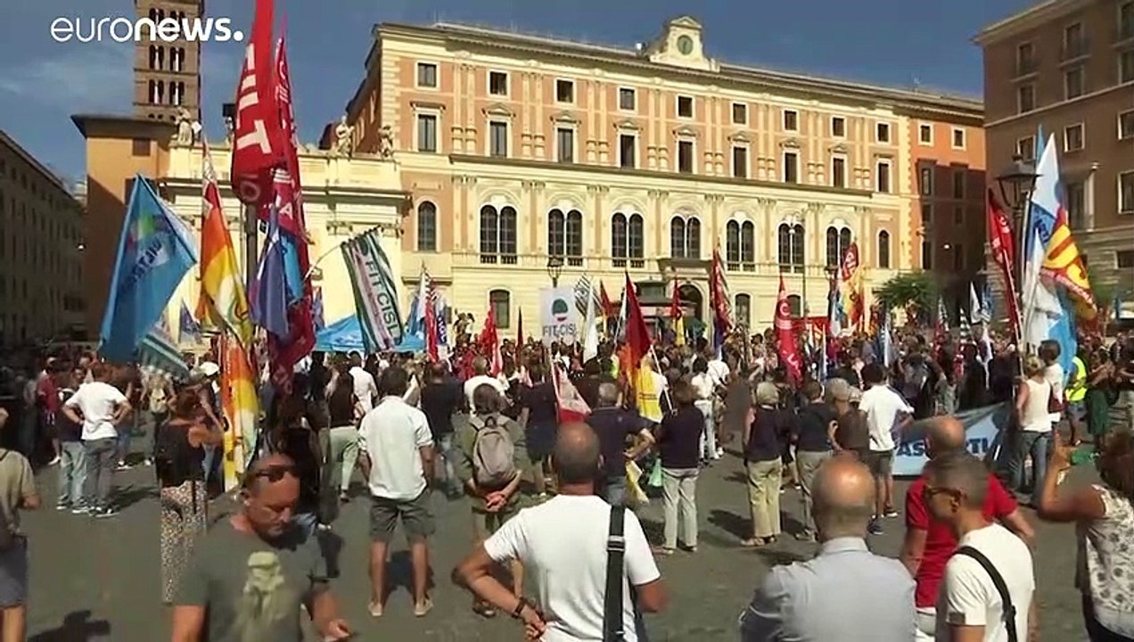 Airitalia-pleite: angestellte streiken gegen neuen stellenplan von ita