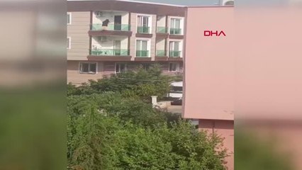 Son dakika haberleri! ÇIĞLIK ATARAK BALKONA ÇIKAN KADIN İKİNCİ KATTAN DÜŞTÜ; O ANLAR KAMERADA