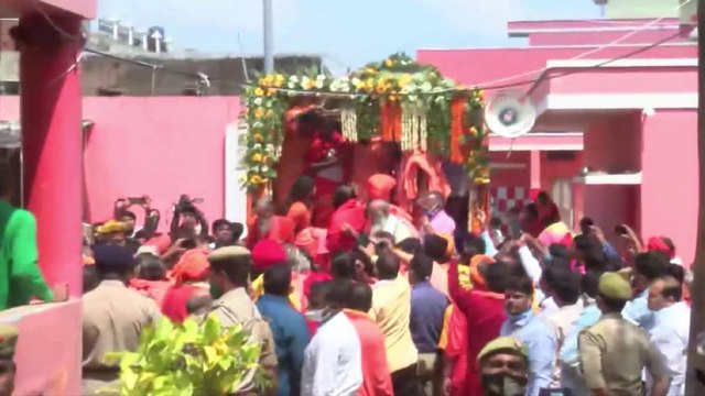 How will Narendra Giri be accorded Bhoomi Samadhi?