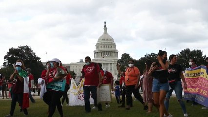 "¡Sí se puede!", el alarido de cientos de migrantes ante el Congreso de EEUU